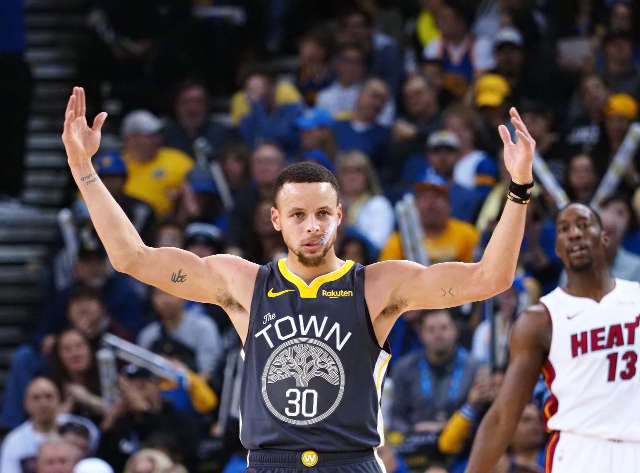 为他在场上 为他在场上