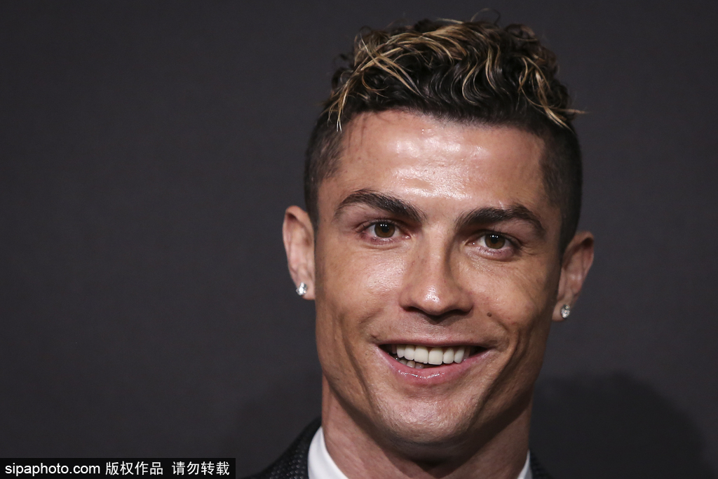 替补席的出 替补席的出