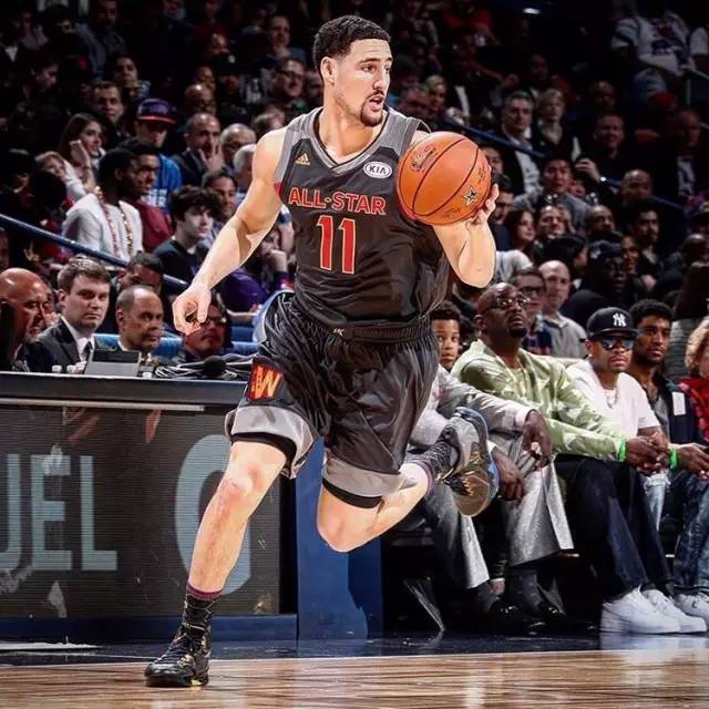 再回身接团 再回身接团